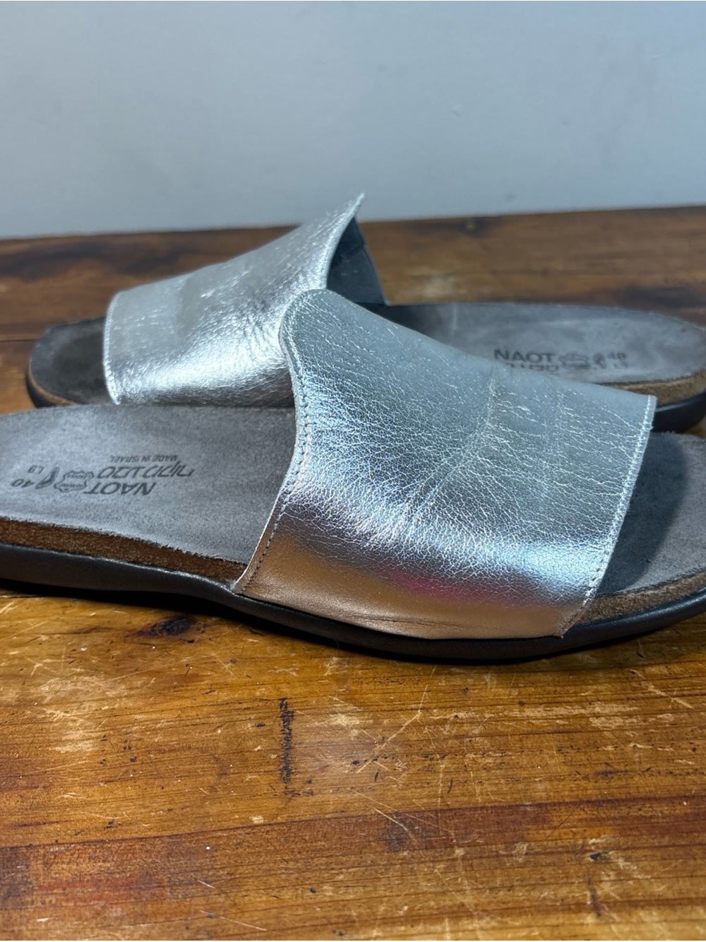 Naot Skylar Sandals flip flops slides 40 Silver leather cork leather insole - Picture 2 of 9